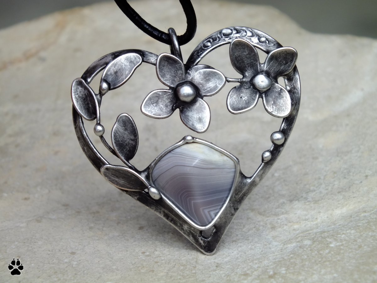 Srdíčko s achátem - cínovaný náhrdelník 