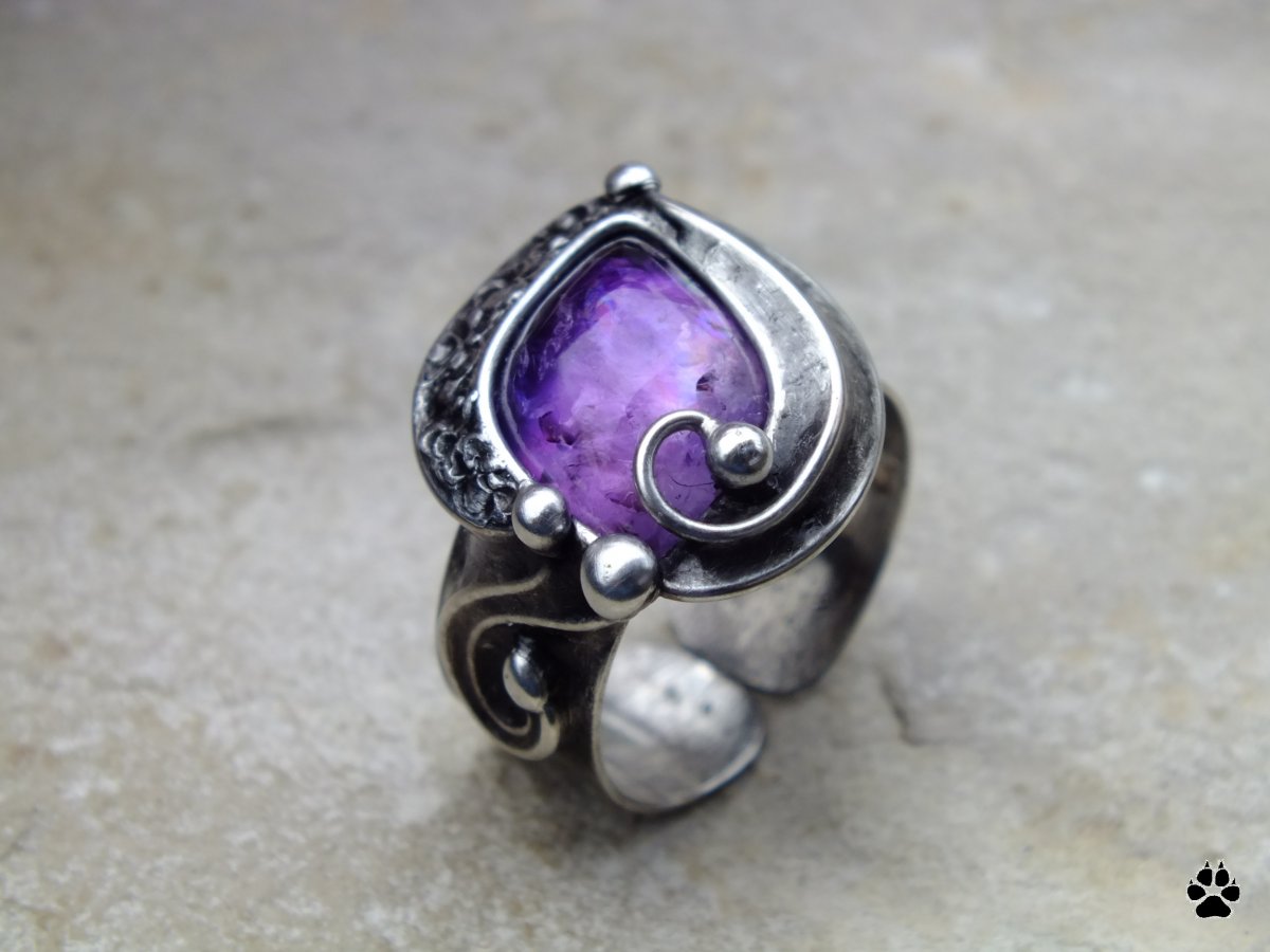 Zakletá duha - cínovaný prsten s ametystem