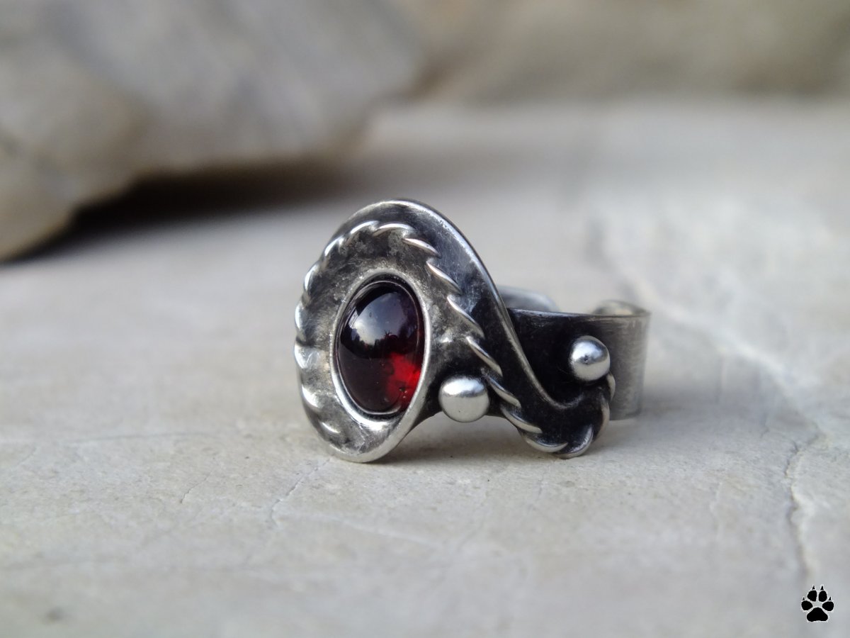 Milující... - prsten s granátem