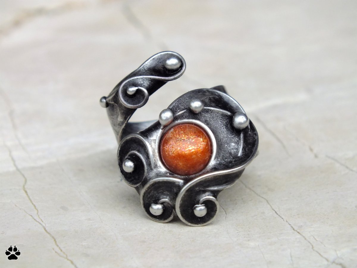 Hřejivé paprsky - prsten se slunečním kamenem