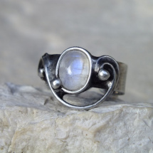Vlnka - prsten s měsíčním kamenem