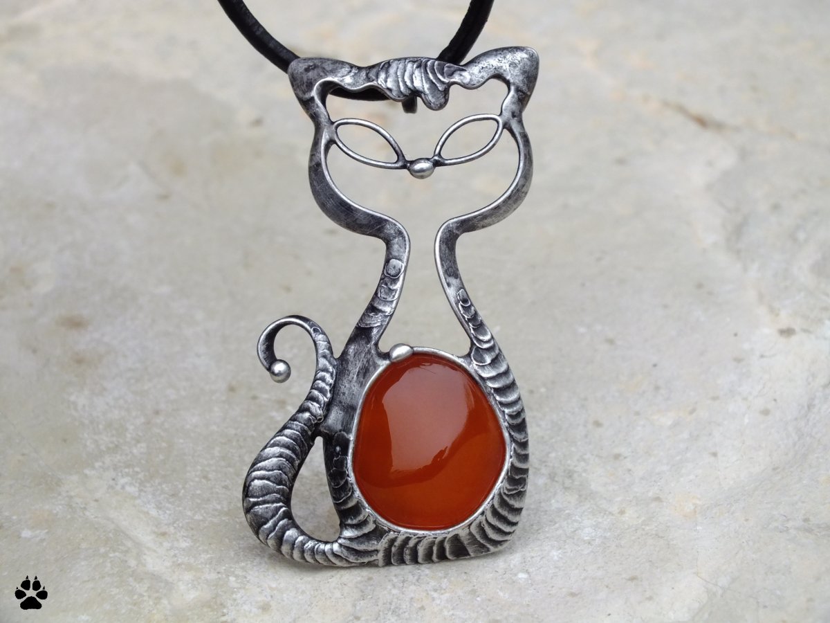 Kočička Lili - náhrdelník s karneolem