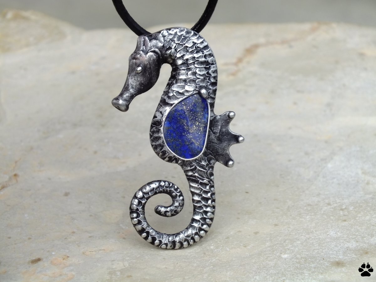 Mořský koník - náhrdelník s lapis lazuli
