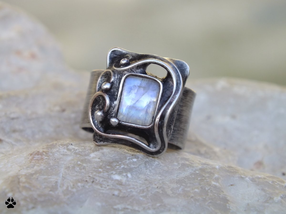 Okno do neznáma - prsten s měsíčním kamenem Rezervace! !!