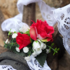 červené růže na krajce