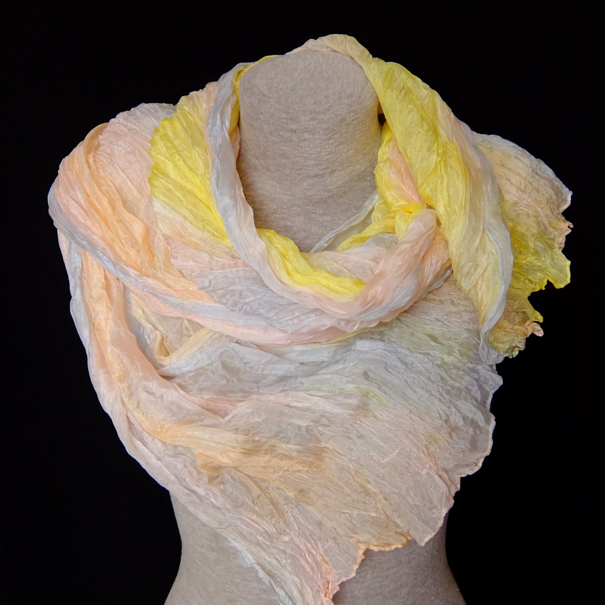 Píseň Fénixe - Hedvábný šál