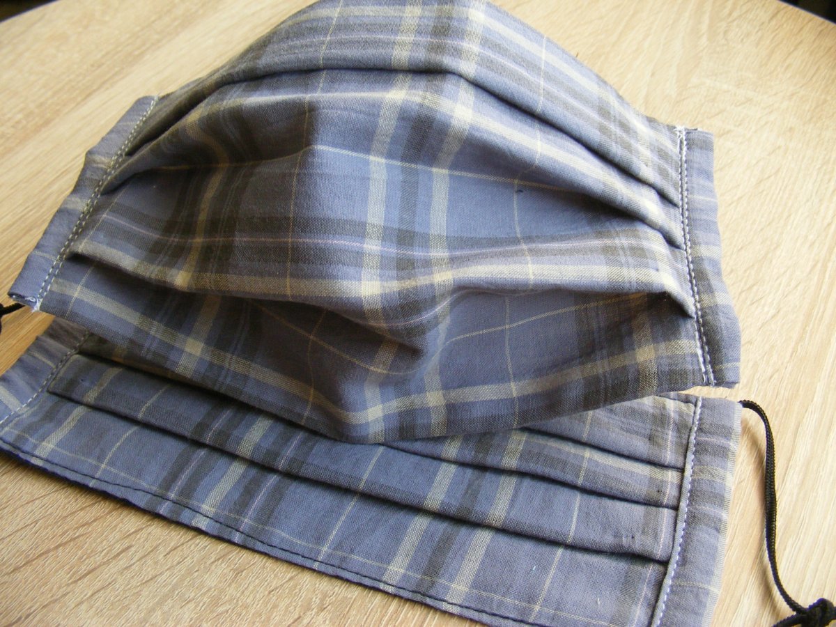 rouška  - šedá kostka