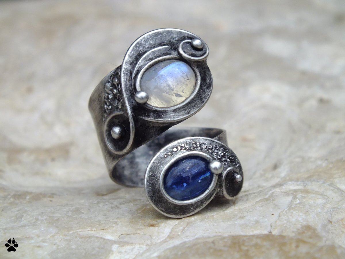 Měsíční svit ti sluší... - adulár a kyanit