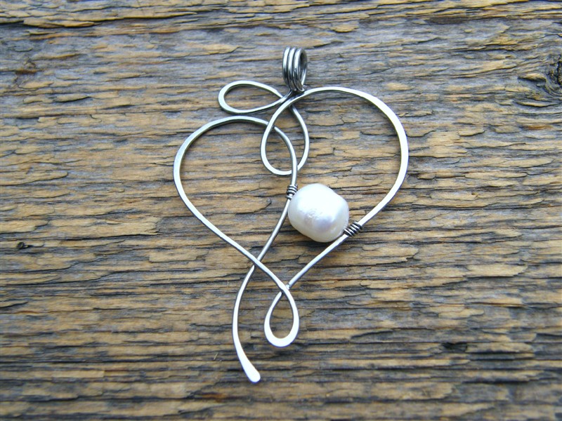 Srdcový přívěsek s říční perlou - NA PŘÁNÍ - REZERVACE