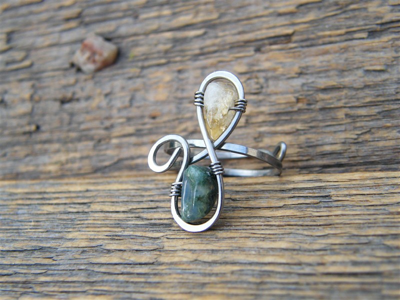 Prstýnek s mechovým achátem a citrínem - tepaná chirurgická ocel