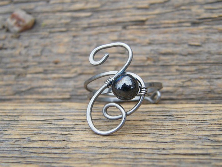 Prstýnek s kuličkou hematitu
