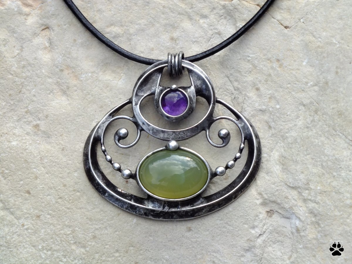 Náhrdelník s ametystem a chalcedonem