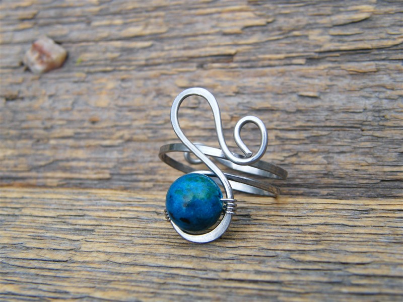 Prstýnek s kuličkou chryzokolu