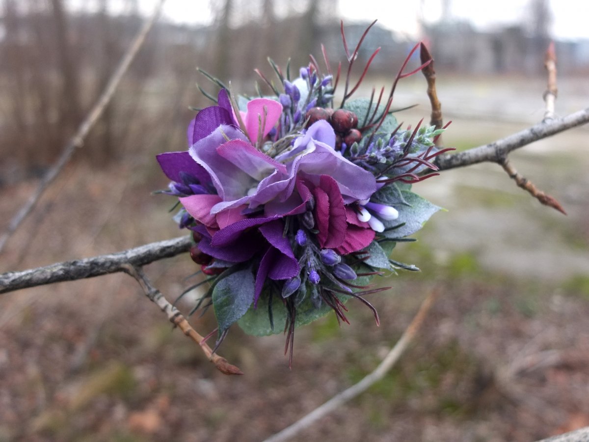 fialové květinové zákoutí