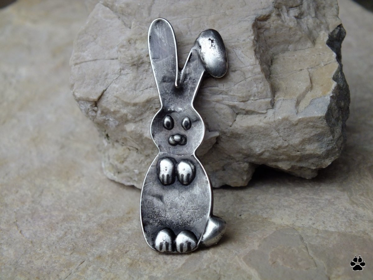 Zajda - cínovaná brož