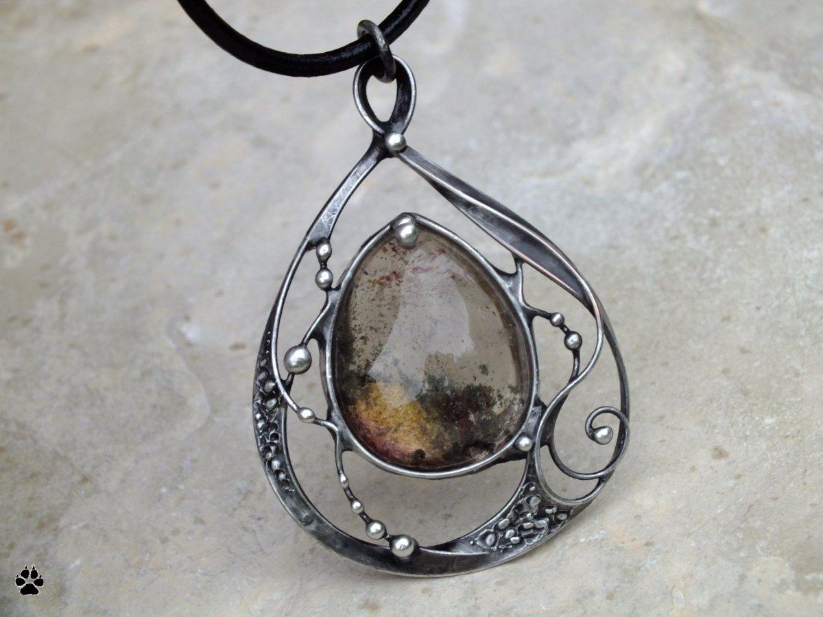 Kapka s lodolitem - cínovaný náhrdelník