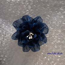 tmavě modrý květ