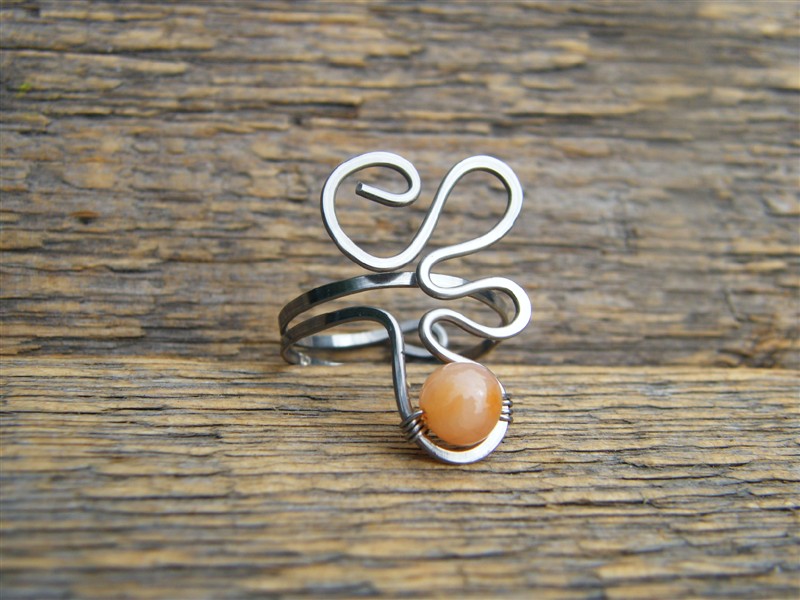 Prstýnek s karneolem - tepaná chirurgická ocel