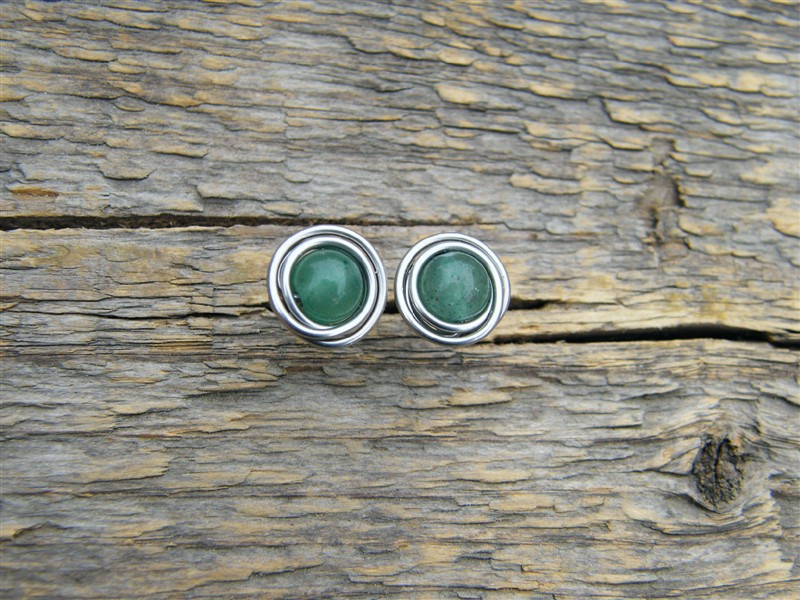 Drobné bodovky se zeleným avanturínem - chirurgická ocel