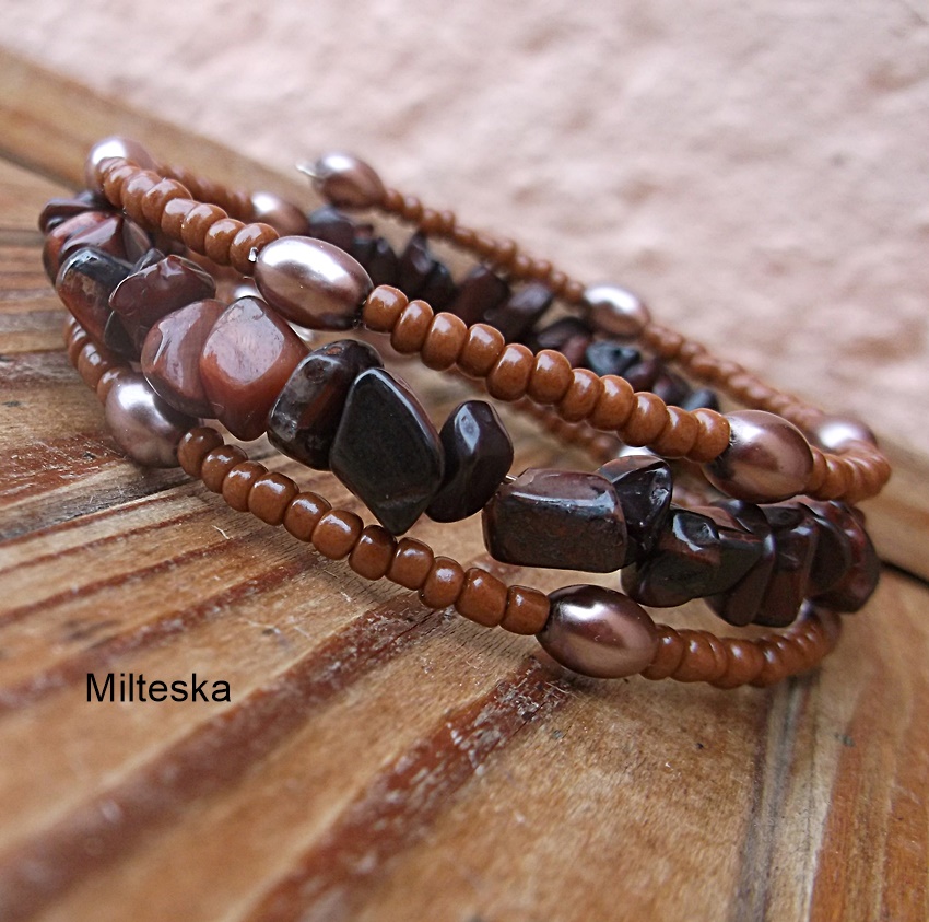 náramek- hnědý+býčí oko