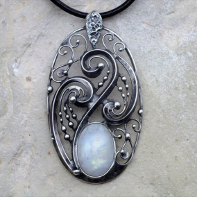 Duhové světlo - náhrdelník s měsíčním kamenem