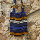 modrá pruhovaná taška