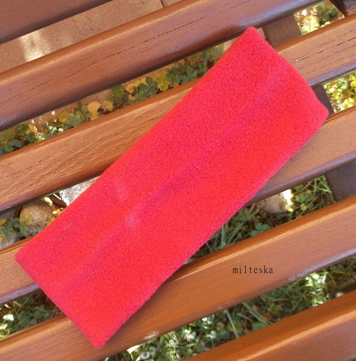 čelenka- fleece vínová