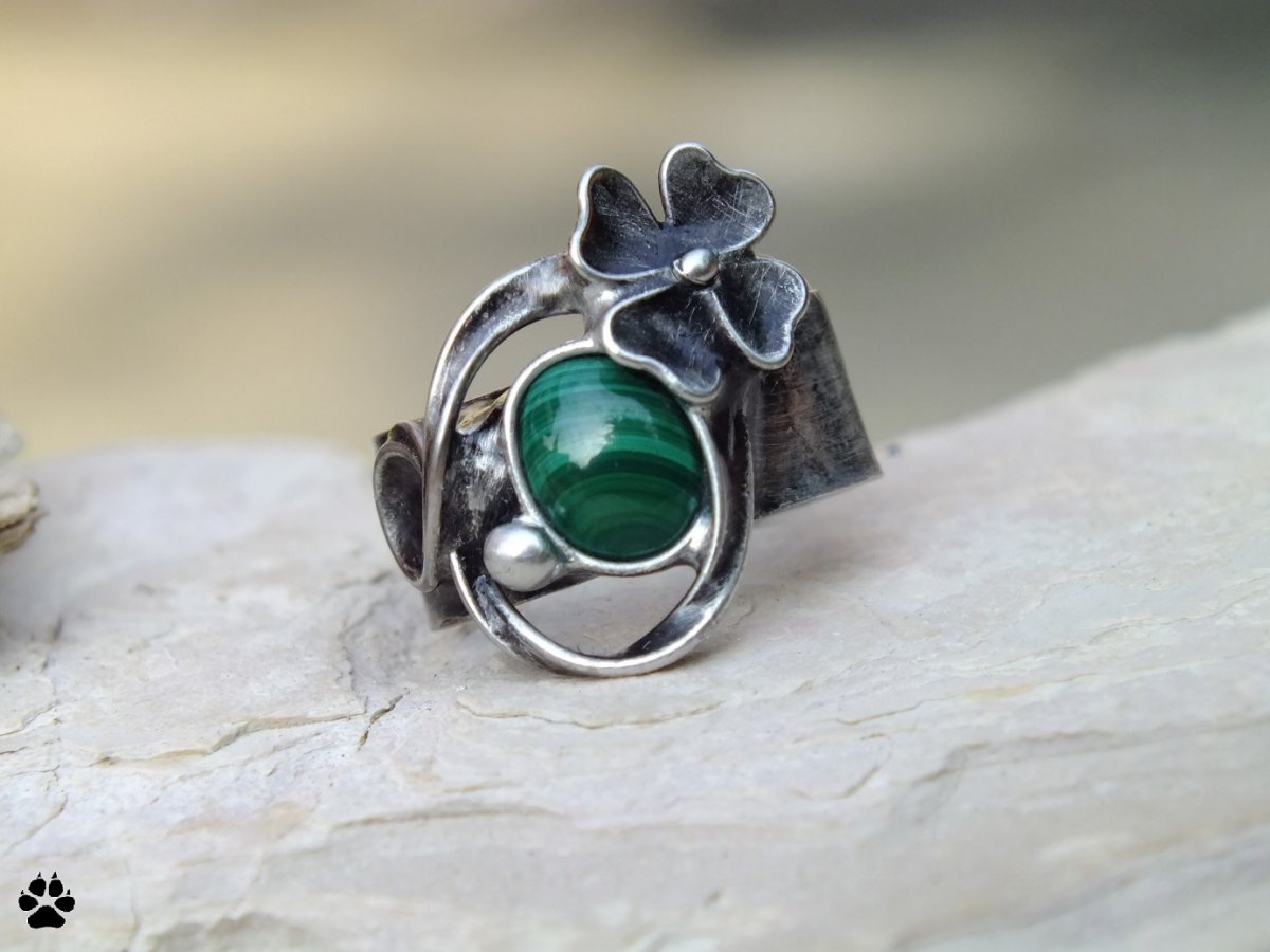 Čtyřlístkový - prsten s malachitem