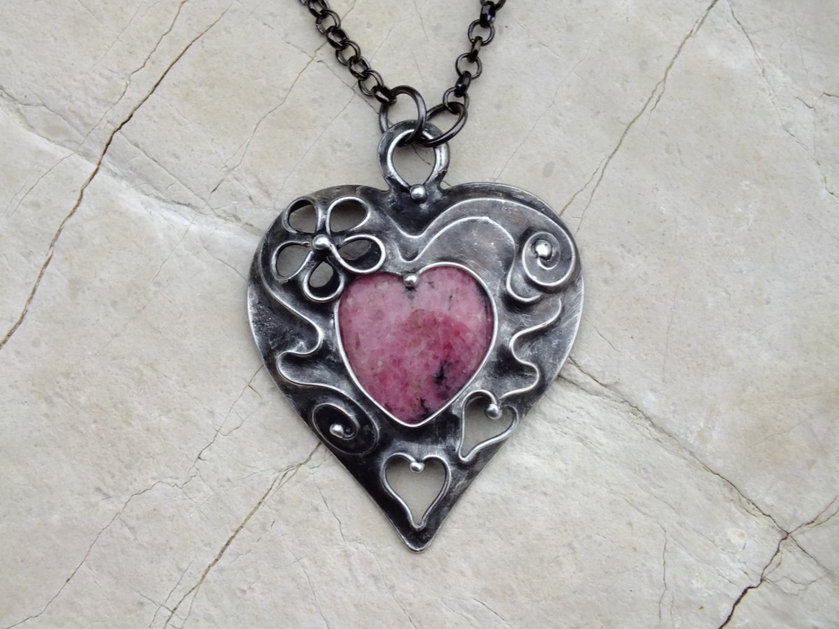 Malé, romantické srdce rodonitové