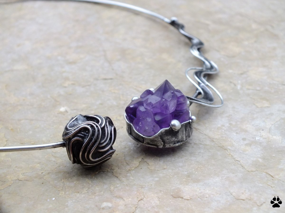 Meteorit a Země - ametystová drúza