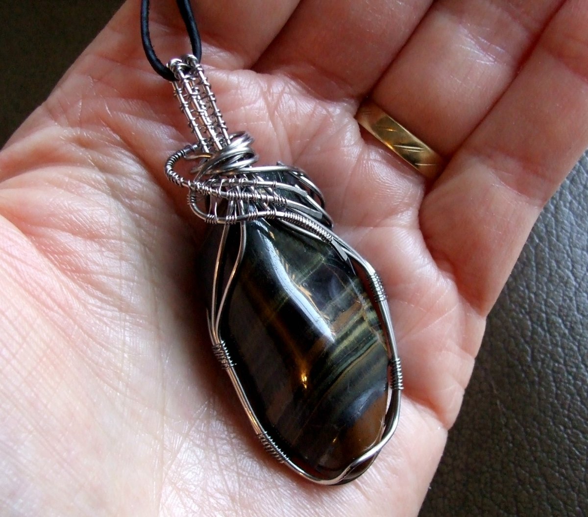 Přívěsek Sokolí oko.