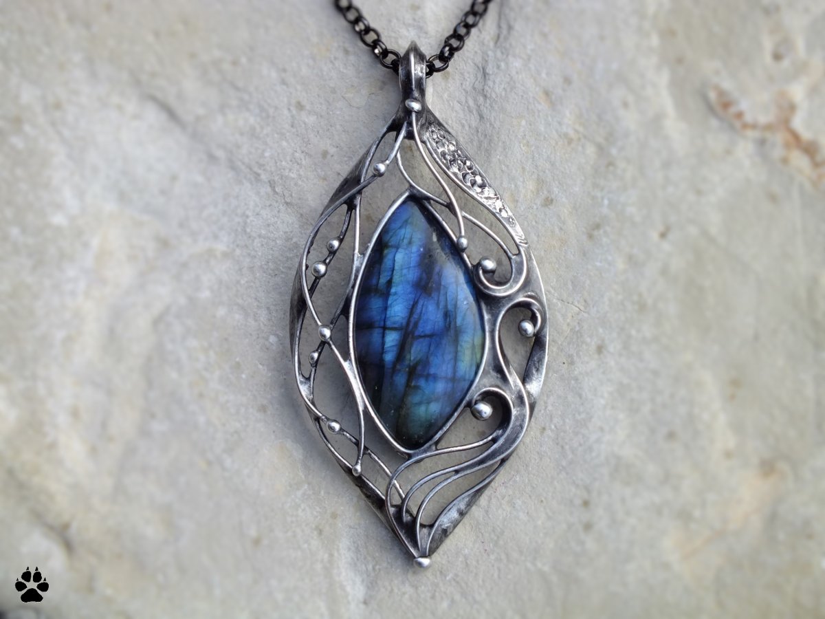 LIST - náhrdelník s labradoritem