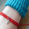 Náramek  Červený pletený Kabbalah- s mini křížkem