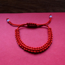 Náramek Kabbalah červený pletený