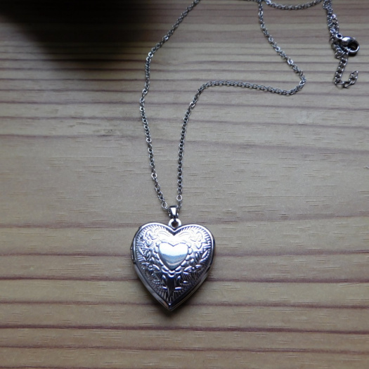 Náhrdelník-  nerez  - rozevírací medailonek