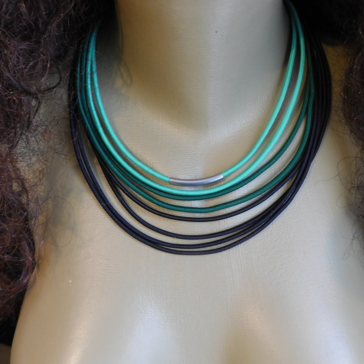 Náhrdelník  - černá a zeĺená