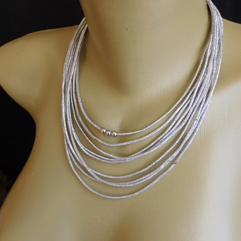 Náhrdelník  - Blíží se čas plesů, aj......