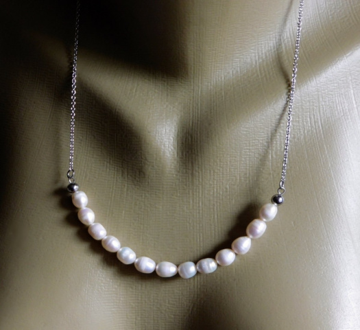 Náhrdelník   - bílé  říční perly
