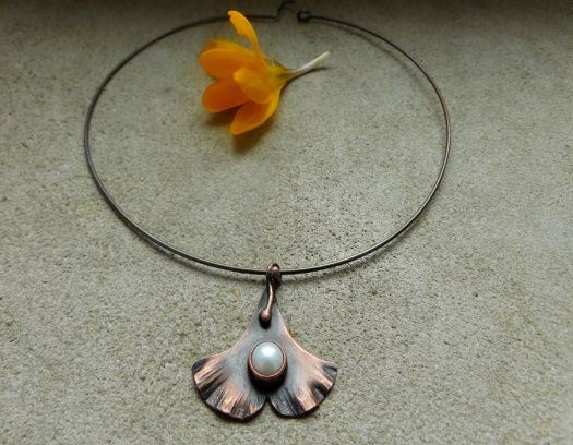 Náhrdelník - Mini jinan - s říční perlou