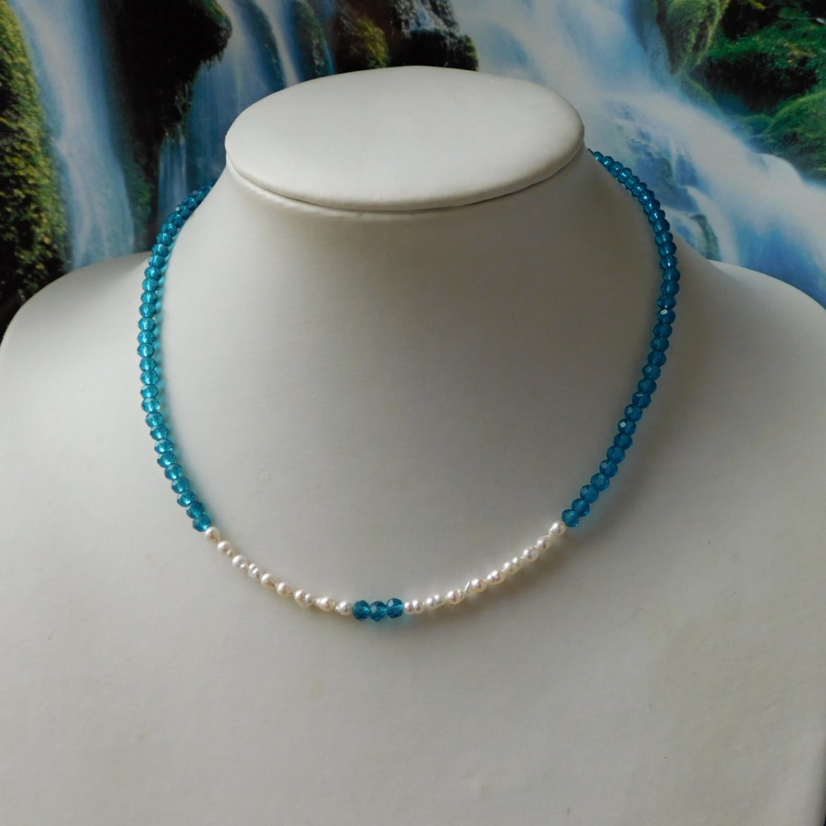 Náhrdelník   - spinel a říční perličky