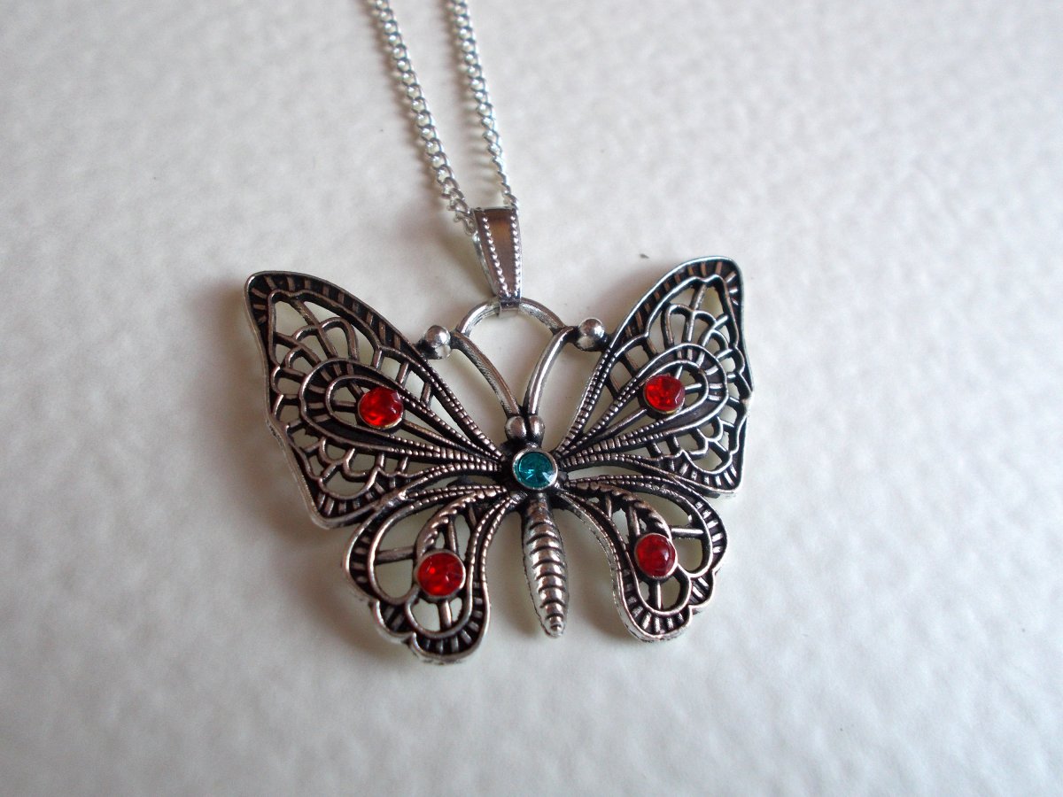 Náhrdelník s motýlem