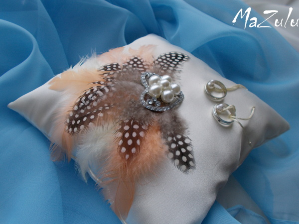 svatební polštářek pod prstínky