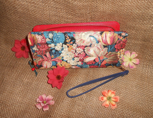 Pestrobarevná peněženka - květy