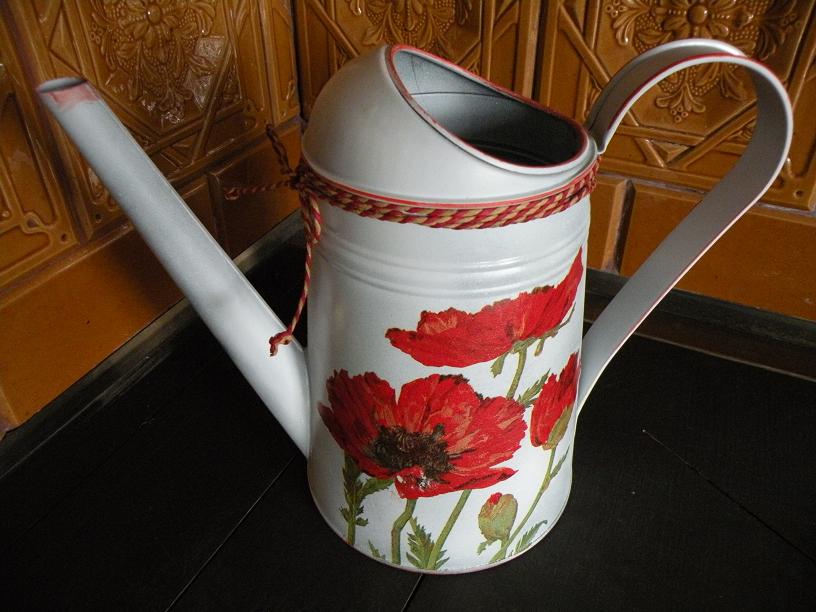 Plechová konvička - máky