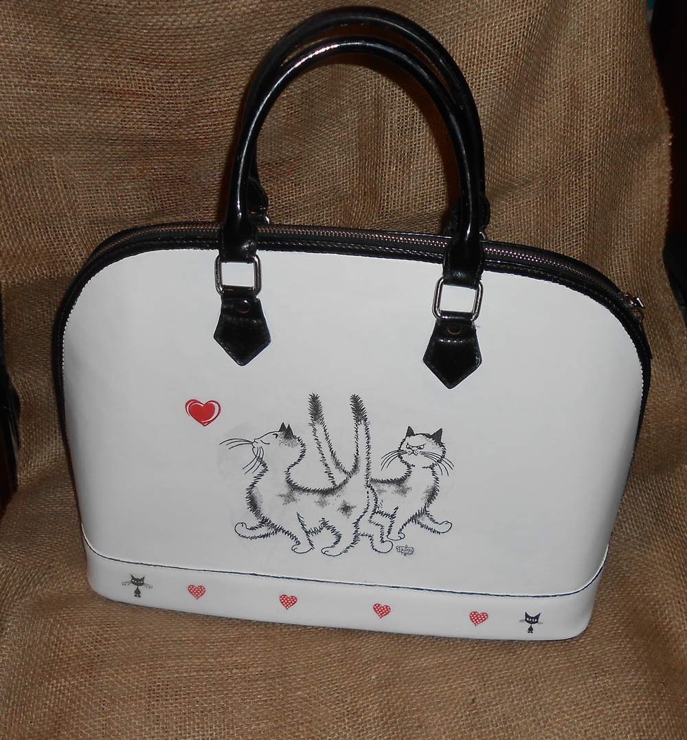 Kabelka pyšná číča