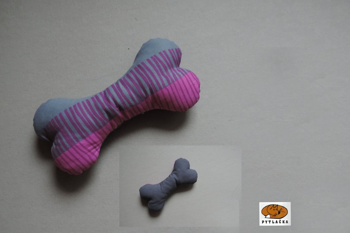 LÁTKOVÁ KOST S PÍSKÁTKEM