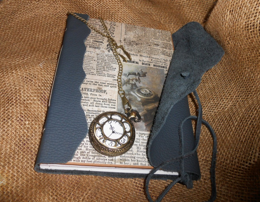 Zápisník ve vintage stylu + dekorativní hodinky