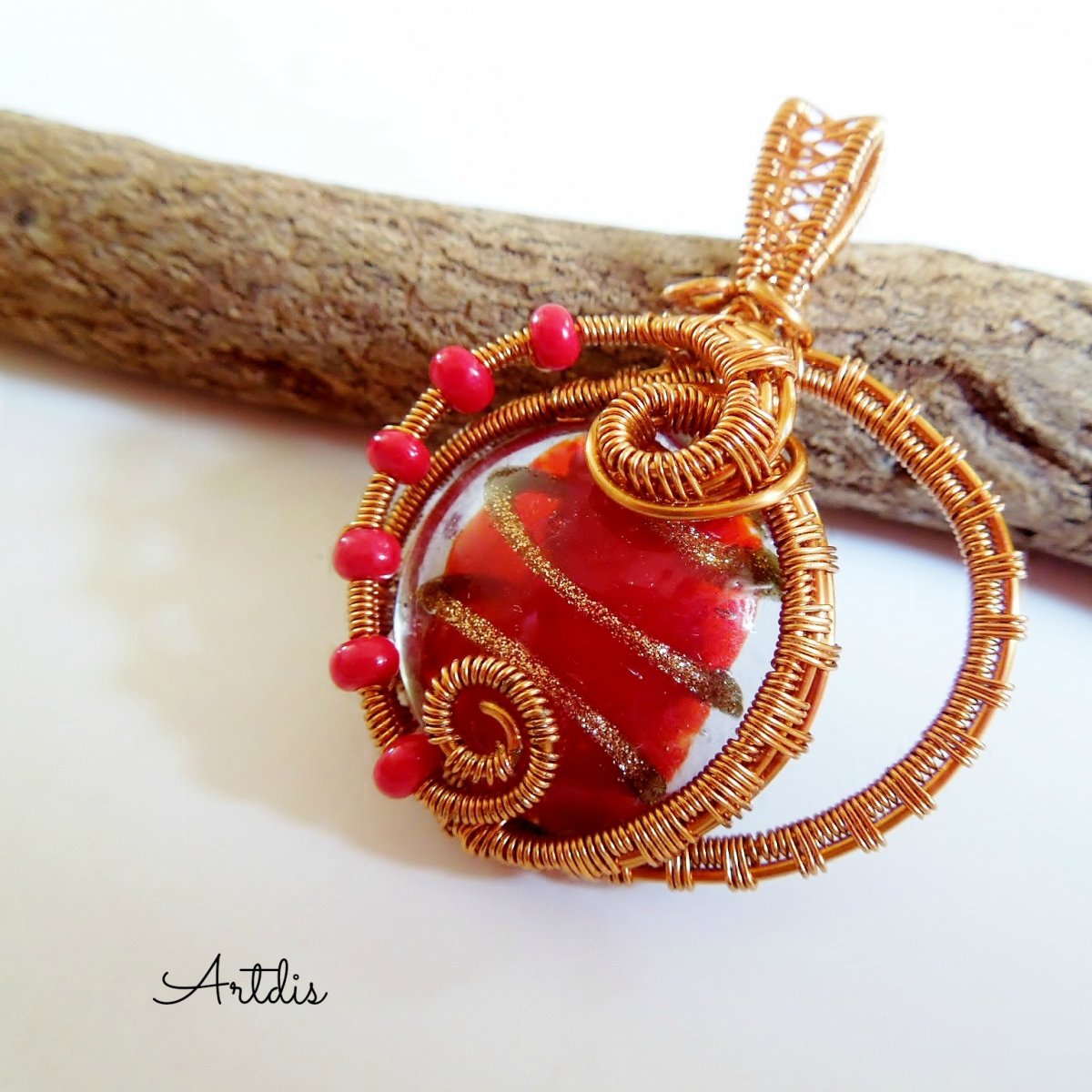 Třešňově červená