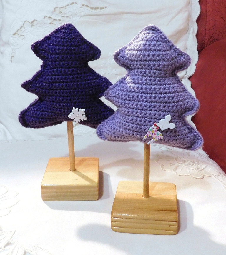 háčkované stromečky - světle fialový
