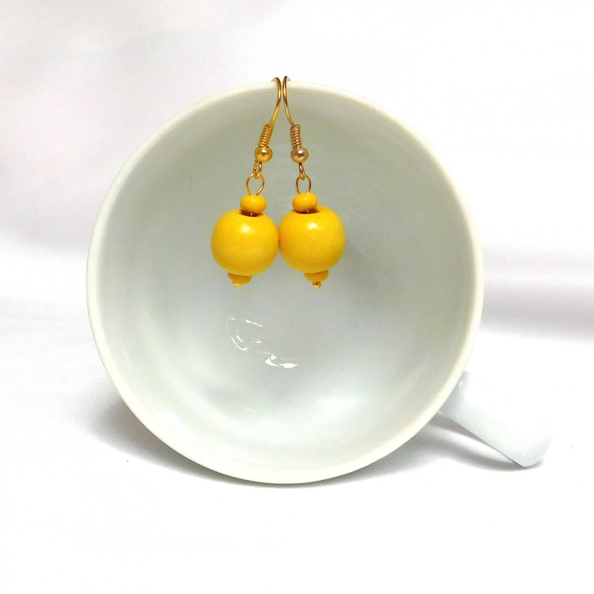 žluté náušničky - dřevěné